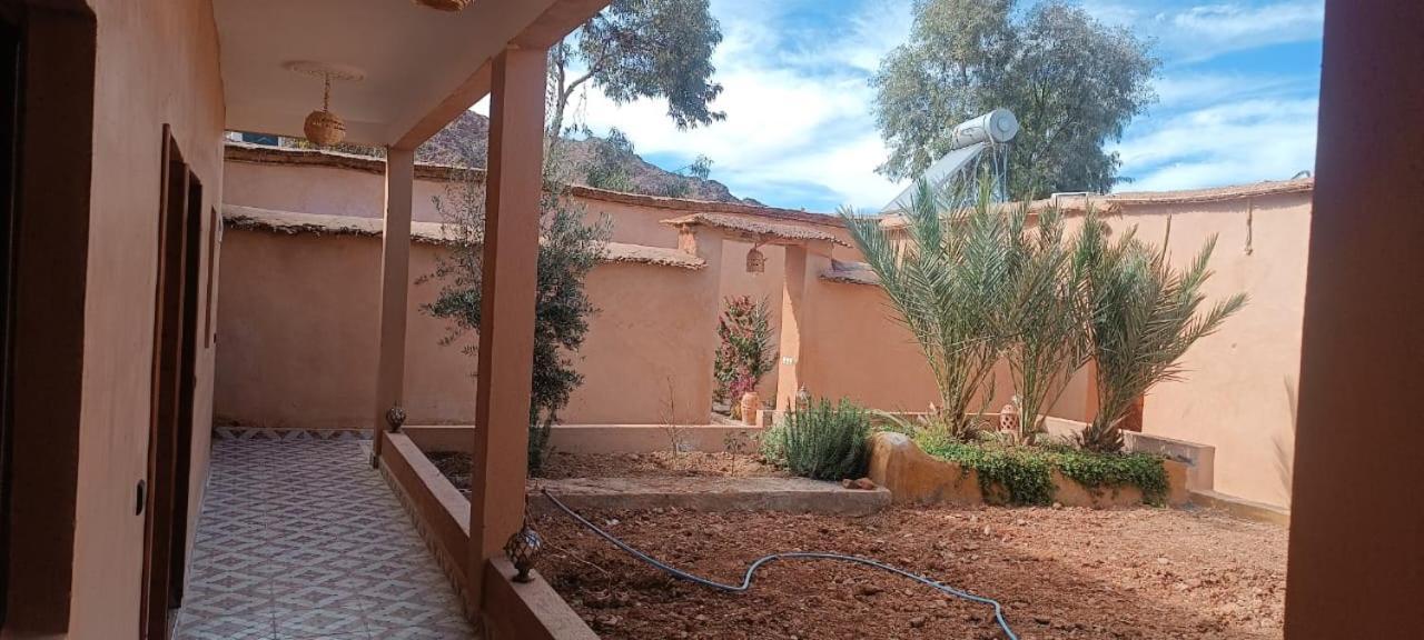 Auberge Restaurant Tissili " Oasis De Fint" Dış mekan fotoğraf
