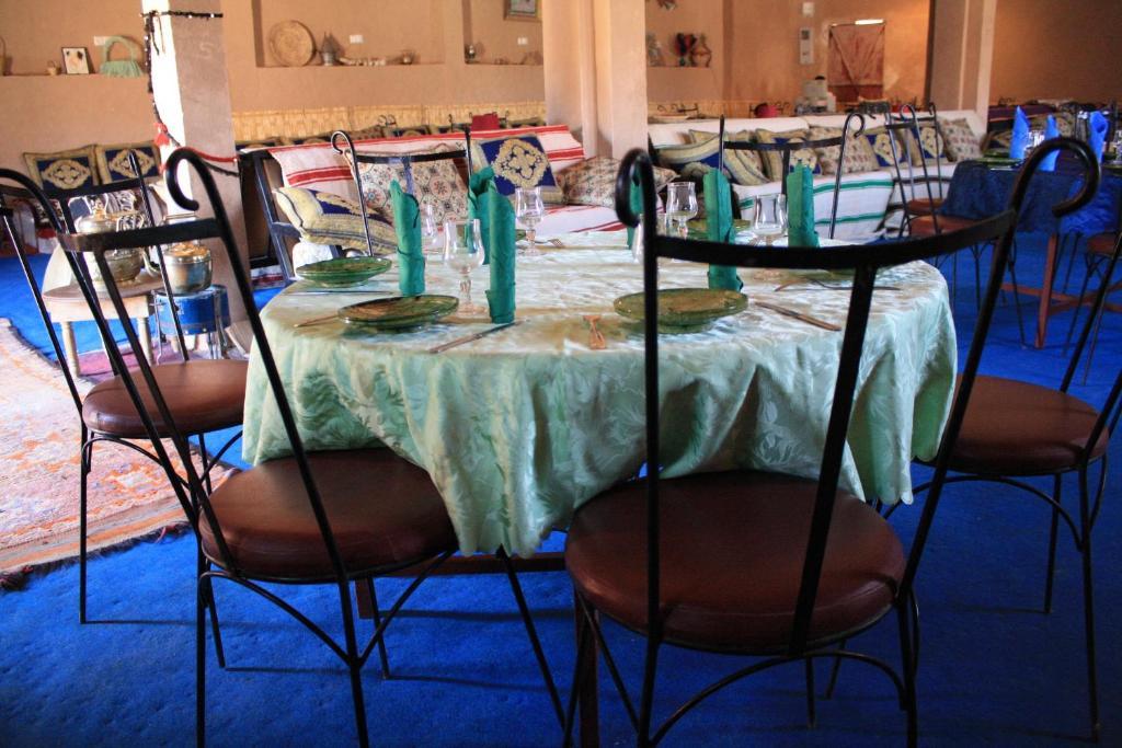 Auberge Restaurant Tissili " Oasis De Fint" Dış mekan fotoğraf