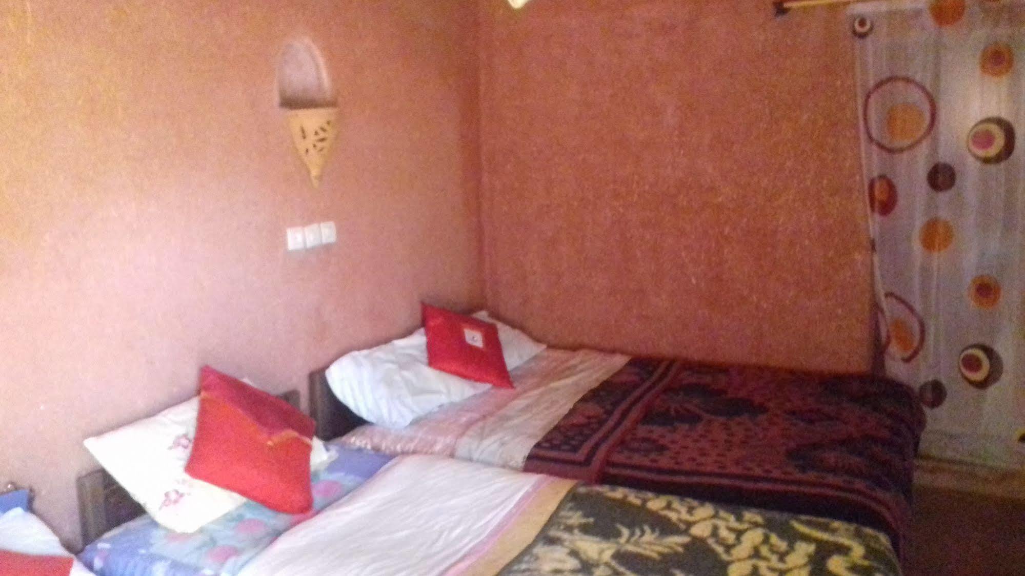Auberge Restaurant Tissili " Oasis De Fint" Dış mekan fotoğraf